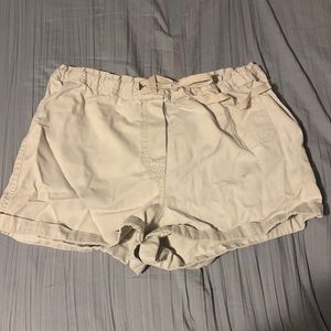 Khaki shorts size M
